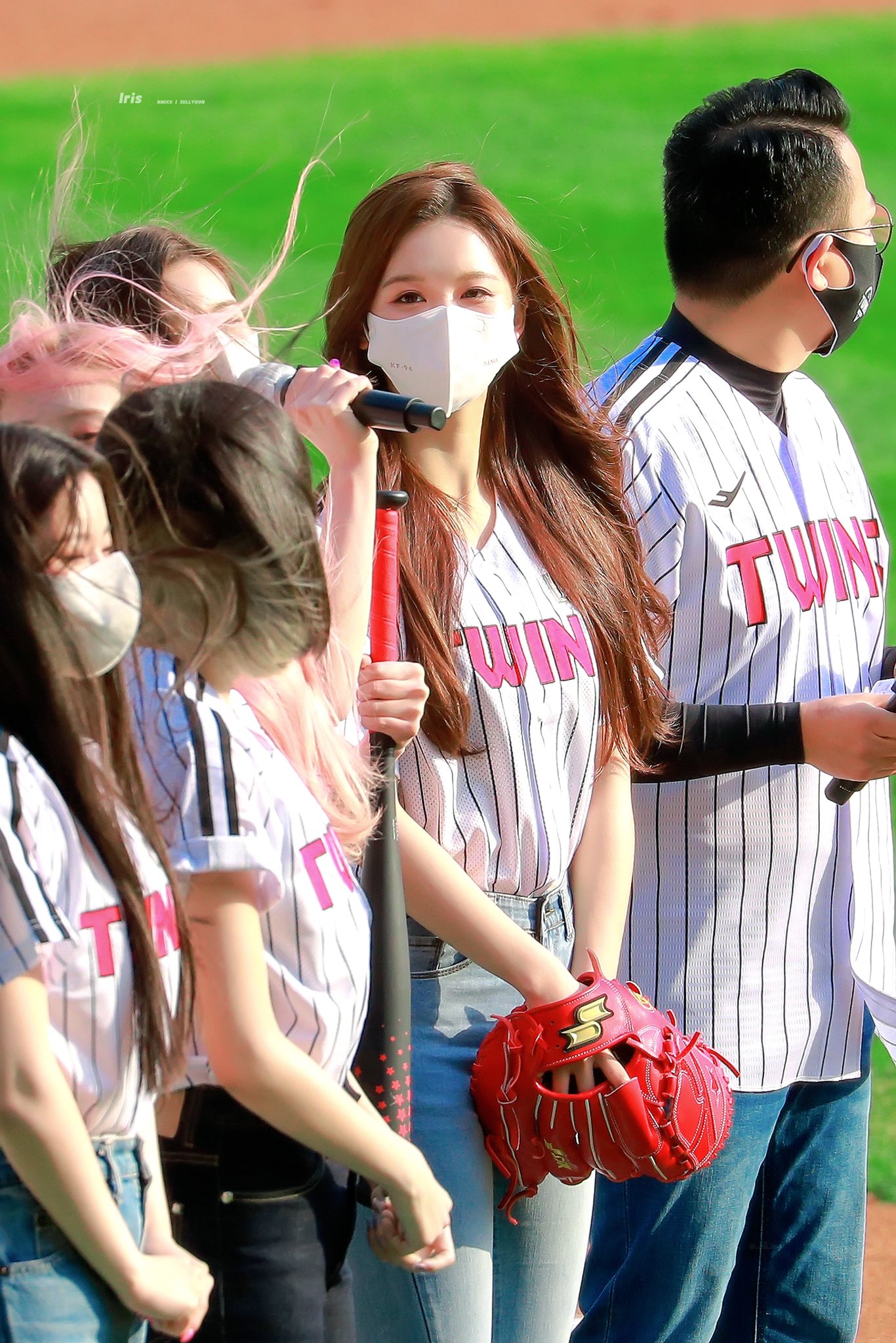 [잡담] 설윤이 어제 야구장 고화질 | 인스티즈
