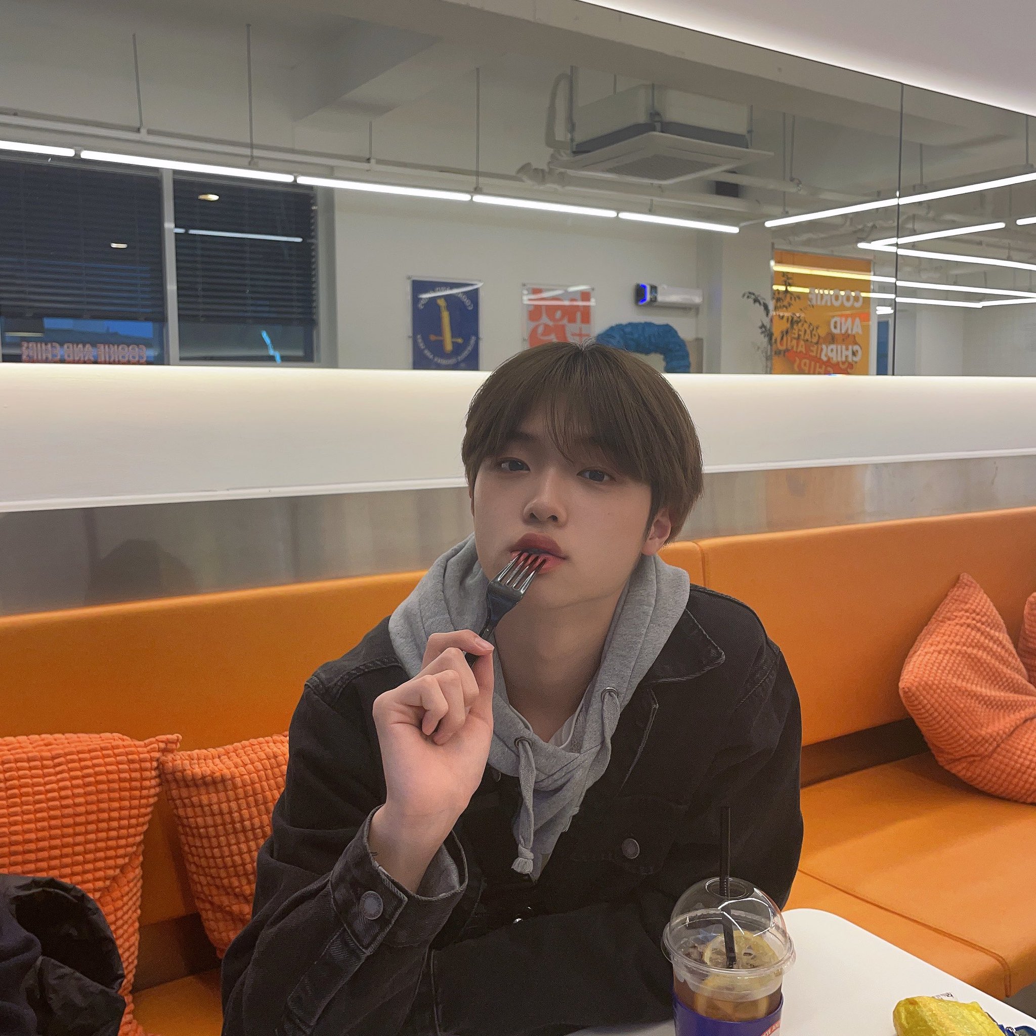 [잡담] 얘들아 손동표 최근 사진 좀 봐....... 이제 우리가 알던 애기가 아님 | 인스티즈