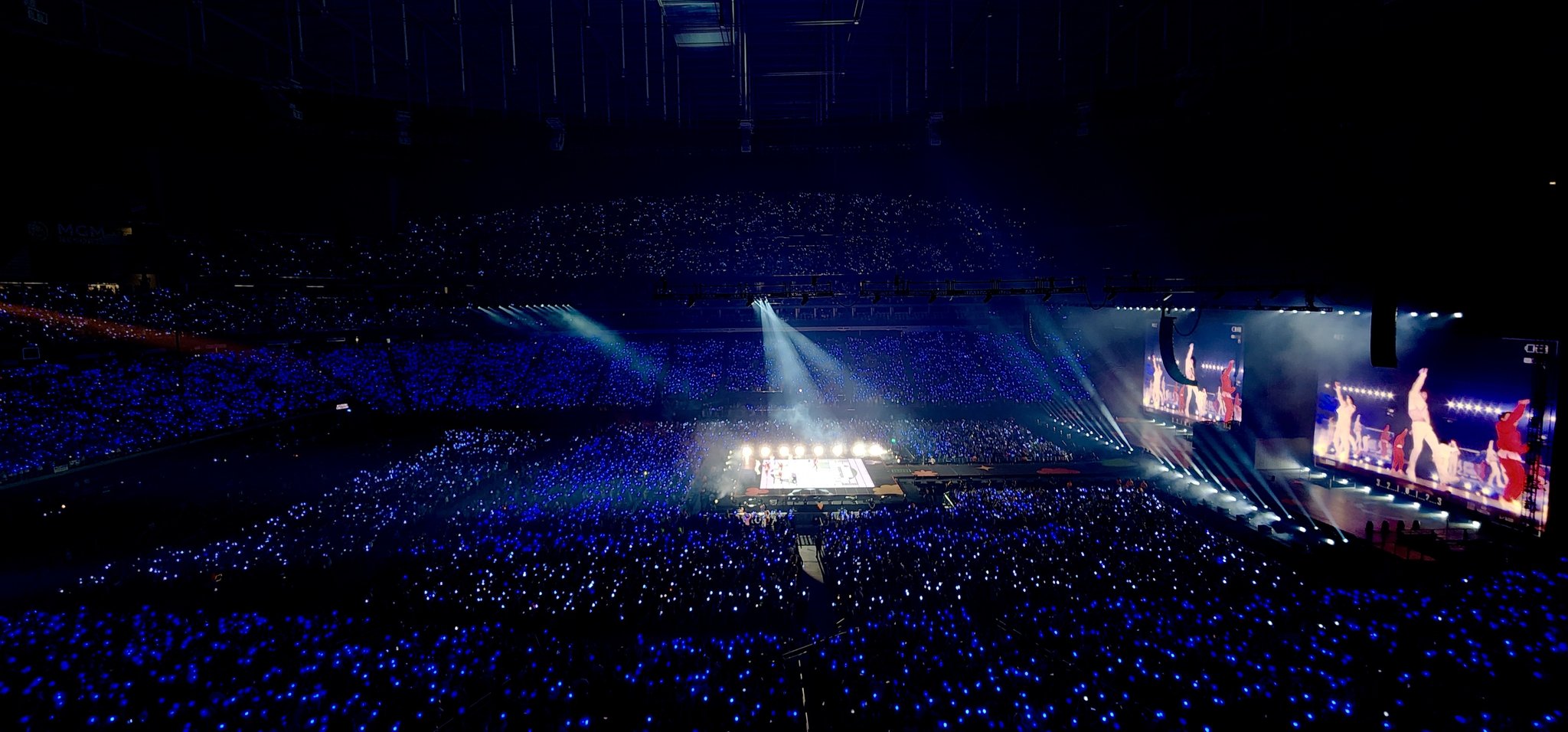 방탄 미국 4일 공연 관객 30여만명이라고 기사떴네 | 인스티즈