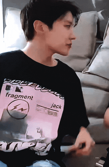 [잡담] 방탄 제이홉은 데뷔~지금까지 몸이 1그램도 안 변하나..? | 인스티즈