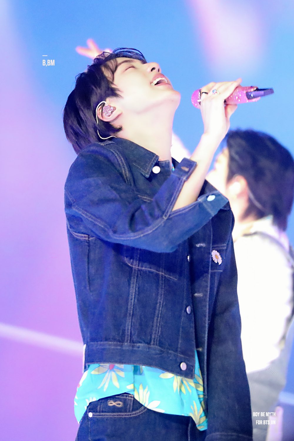 [잡담] 방탄 진 무대에서 행복해하는거 보여서 행복해 .. | 인스티즈
