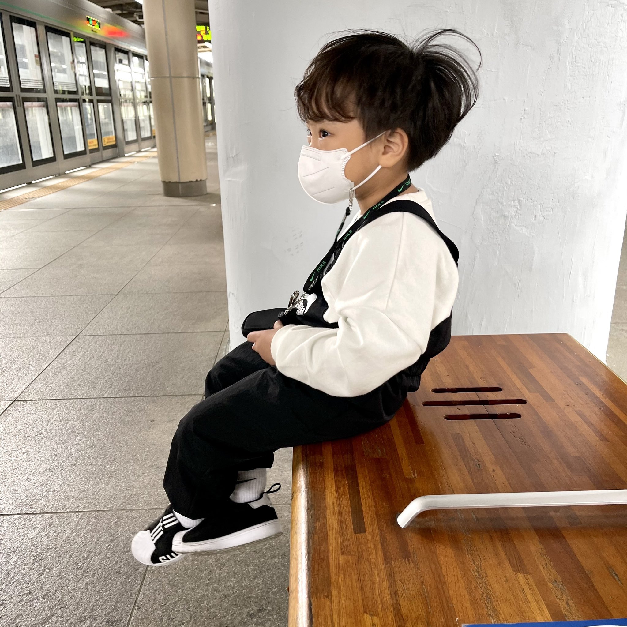 [잡담] 씨아엑 현석 동생(17년생) 어제 형 콘서트보고 가수하겠다고 했대ㅋㅋㅋㅋㅋ | 인스티즈