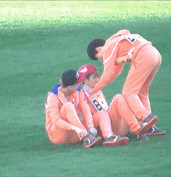 [잡담] 엑소가 아육대에서 가장 자신있던 경보에서 실격된 썰푼다 | 인스티즈