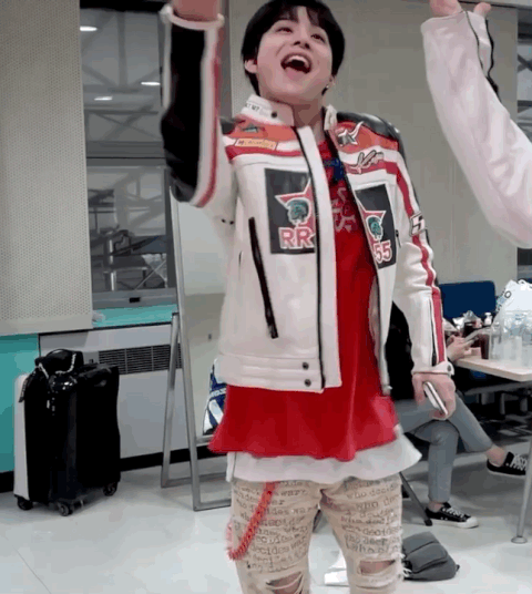 [잡담] 김정우 바이브…숨길 수 없는 귀여움🐶😇 | 인스티즈