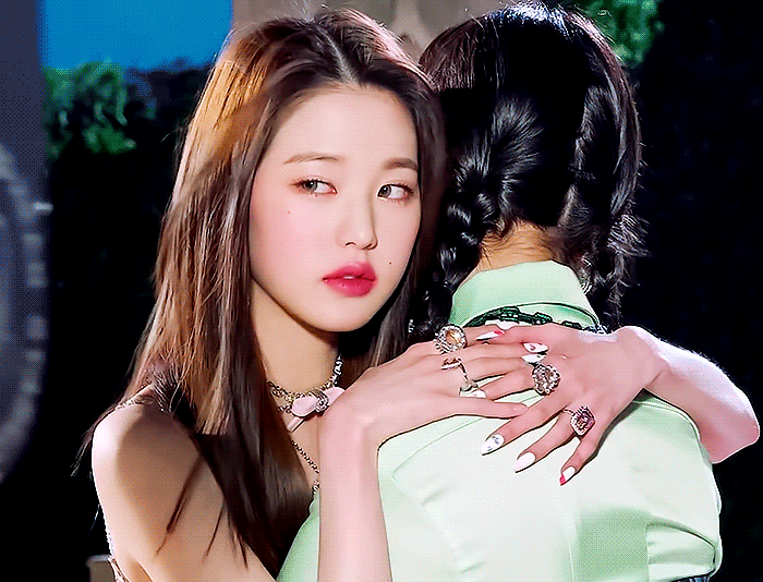 [잡담] 아이브 아예 각잡고 그리스 신화 여신컨셉 하는거 보고싶다... | 인스티즈