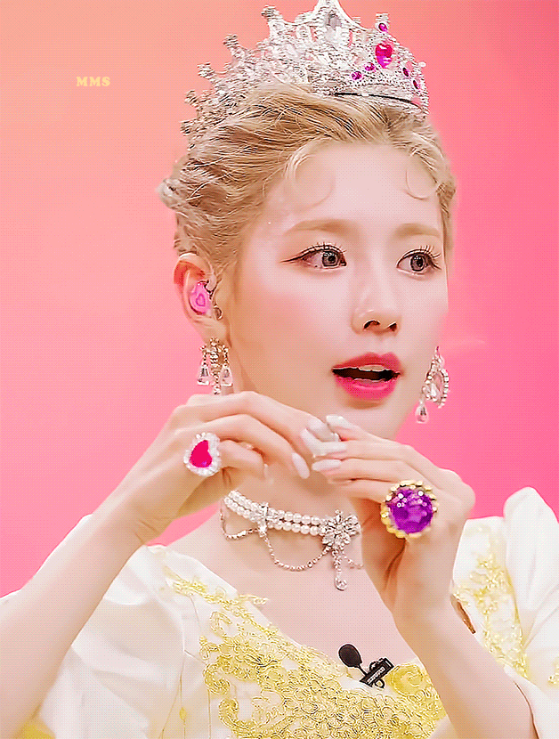 [잡담] 작정하고 공주컨셉한 조미연 | 인스티즈