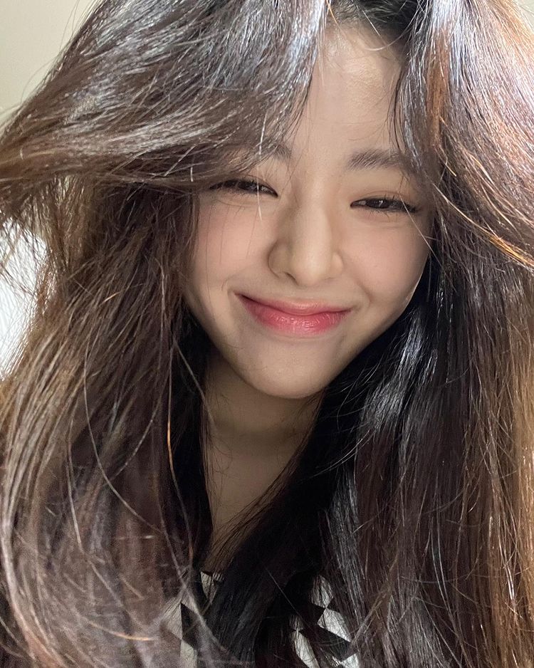 [잡담] 유나 셀카 진짜 못찍는다..ㅋㅋㅋ | 인스티즈