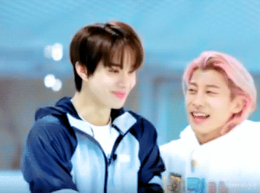 [잡담] 곽윤기 선수가 정우 안아주는 장면 비하인드 나왔다ㅋㅋㅋㅋㅋㅋ | 인스티즈