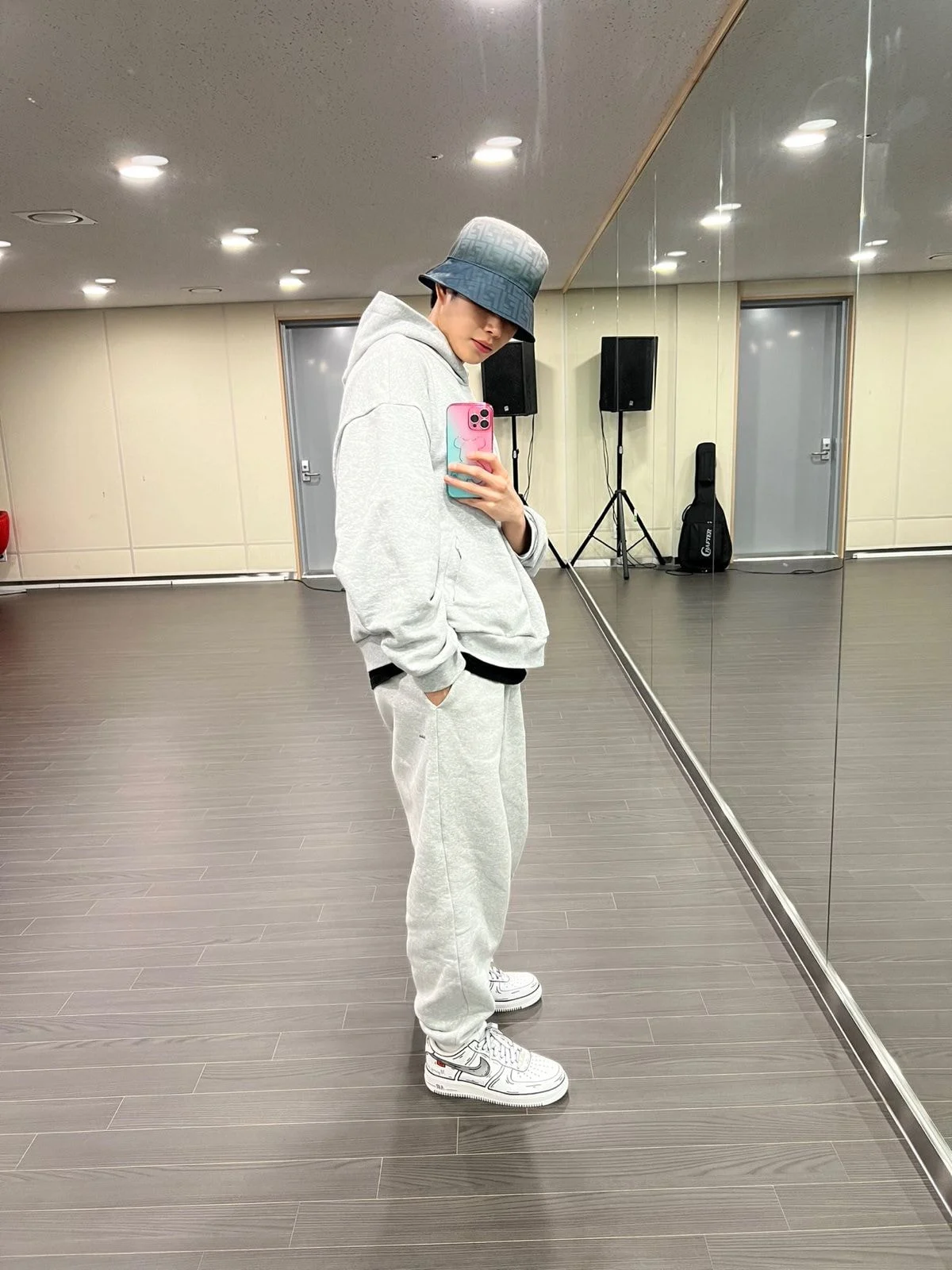 [잡담] 아스트로 mj 이 룩 손민수 하고 싶은데 너무 과할까 ? | 인스티즈