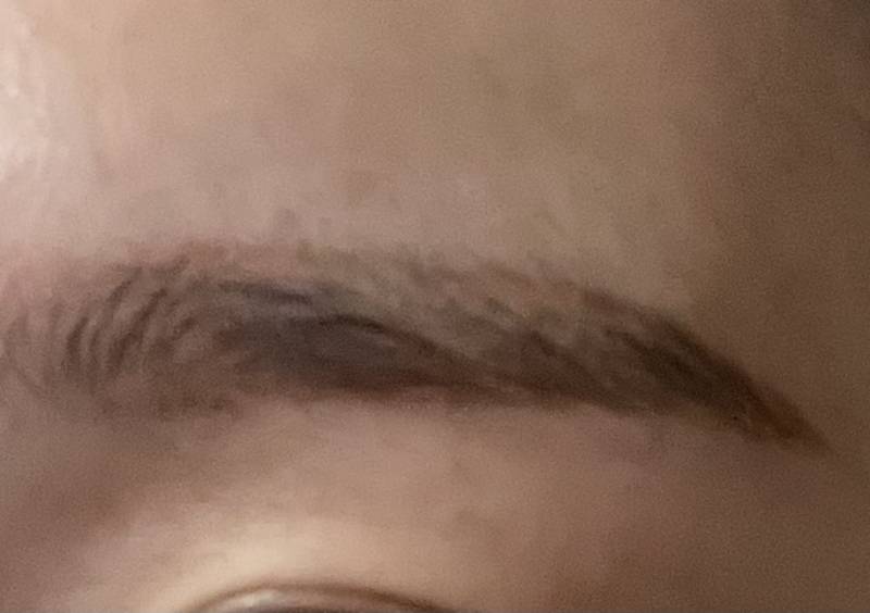 눈썹 문신 한 지 1년? 좀 넘은거같은데 이렇거든 지금? 세미 아치로 바꿔서 그리고 싶은데 무리가 ㅠㅠ | 인스티즈