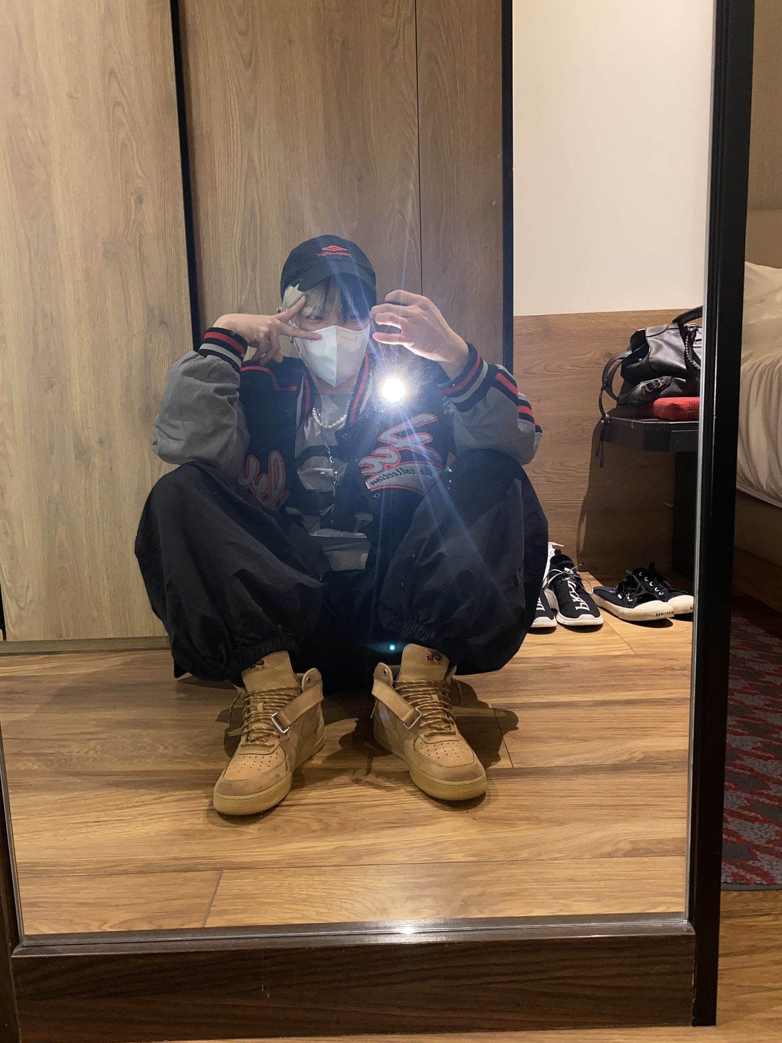 [잡담] 되게 힙한 편인데 무난한 것도 귀엽고 잘 어울려 | 인스티즈