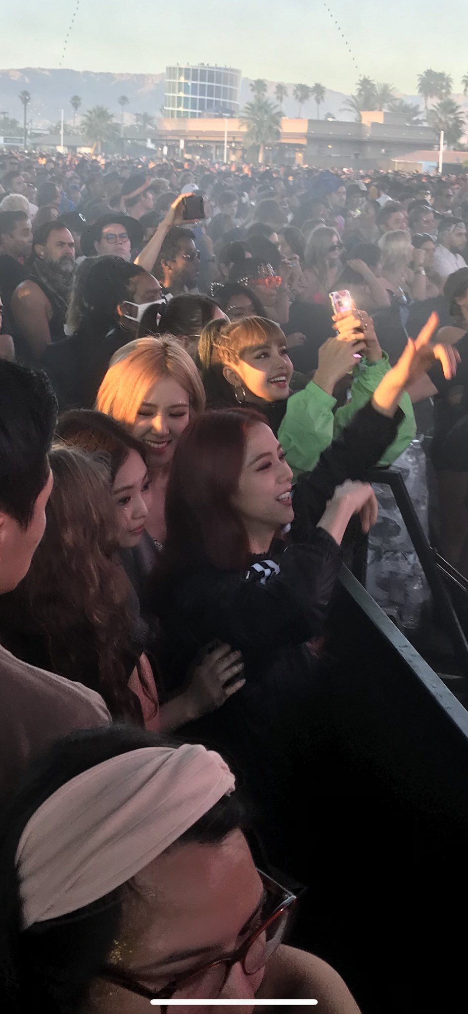 [잡담] 이쯤에서 다시보는 레전드 코첼라짤.jpg | 인스티즈