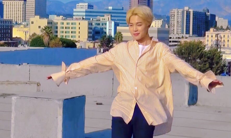 [잡담] 방탄 지민 이날 움짤 있는거 다 올려 줄 사람... | 인스티즈