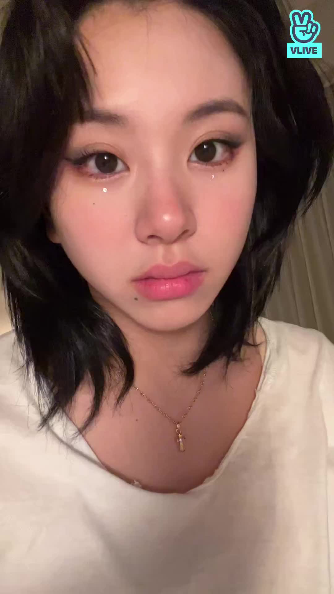 [잡담] 트와 채영 브이앱 중인데 비주얼 에바야..ㅋㅋㅋㅋ | 인스티즈