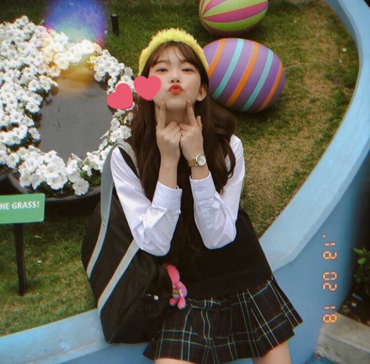 [잡담] 츠키님 이사진 원본 좀 제발 부탁해 플리즈 | 인스티즈