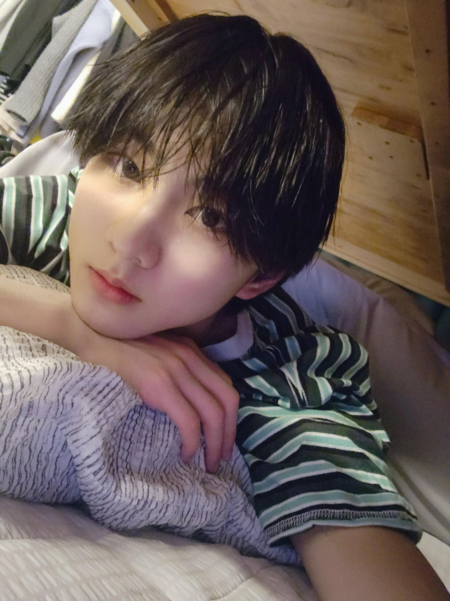 [잡담] 내가 좋아하는 양정원 침대셀카 | 인스티즈