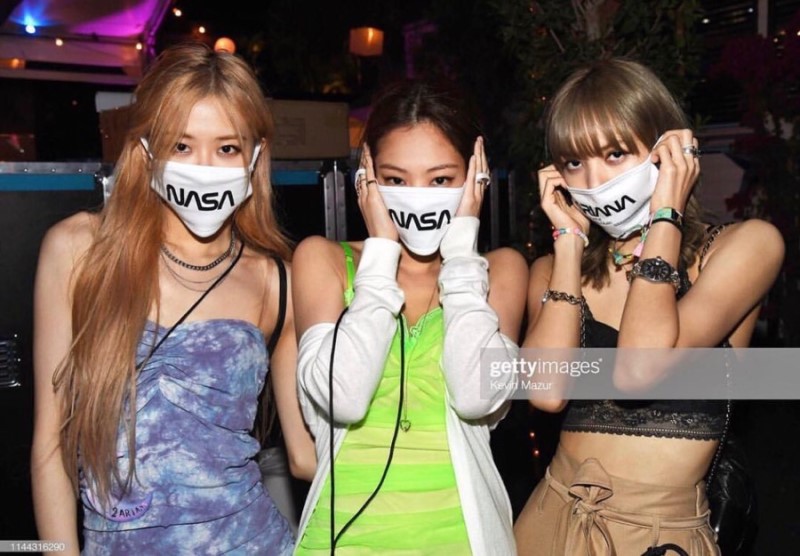 [잡담] 갠적으로 블핑 무대 때보다 코첼라 구경할 때 더 좋아함 | 인스티즈