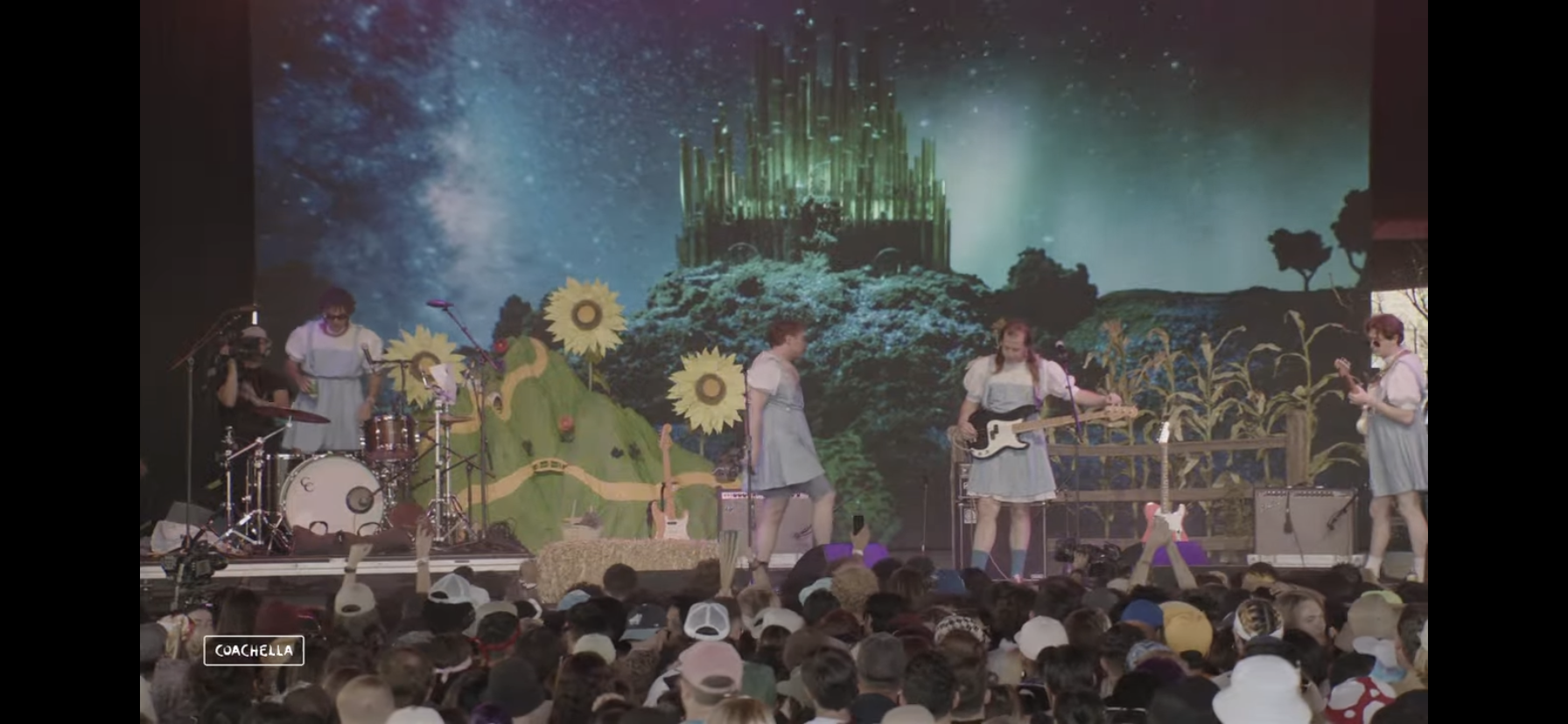 [잡담] 아까 코첼라보다가 충격먹은 팀 | 인스티즈