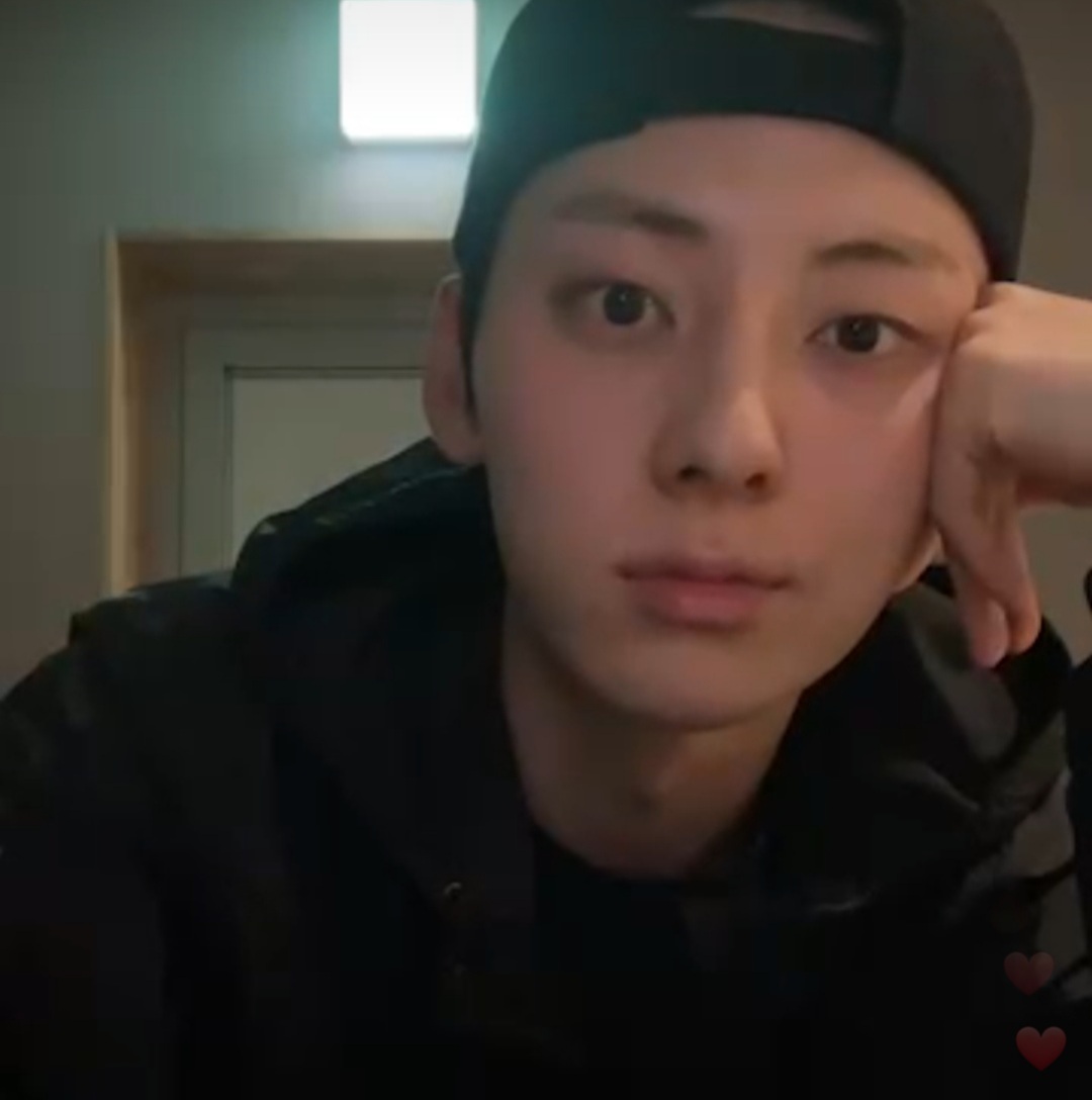 [OnAir] 황민현 오늘 라방 얼굴 왤케 재ㅁ민이같지 | 인스티즈