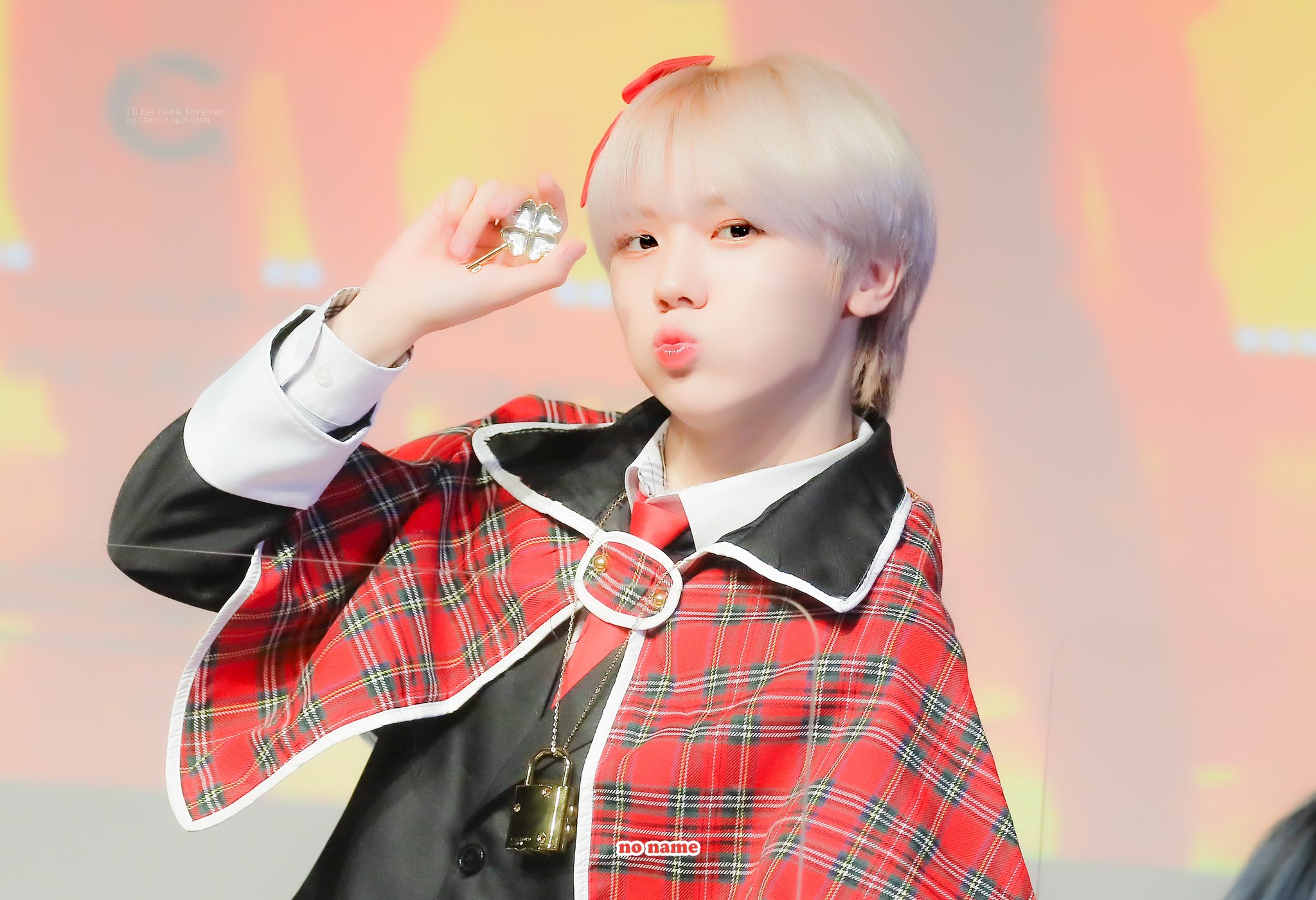 [잡담] 진짜 아이돌!! 처럼 생김.. | 인스티즈