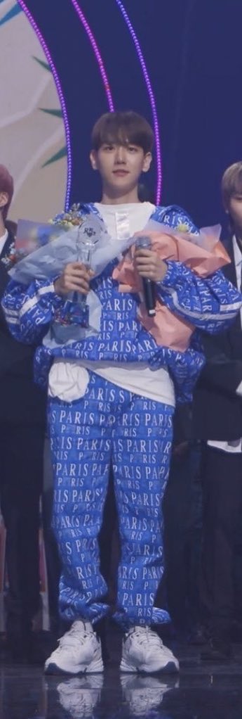 [잡담] 백현 이 사진 뭐야 ㅋㅋㅋㅋㅋㅋㅋㅋㅋㅋㅋㅋㅋ | 인스티즈