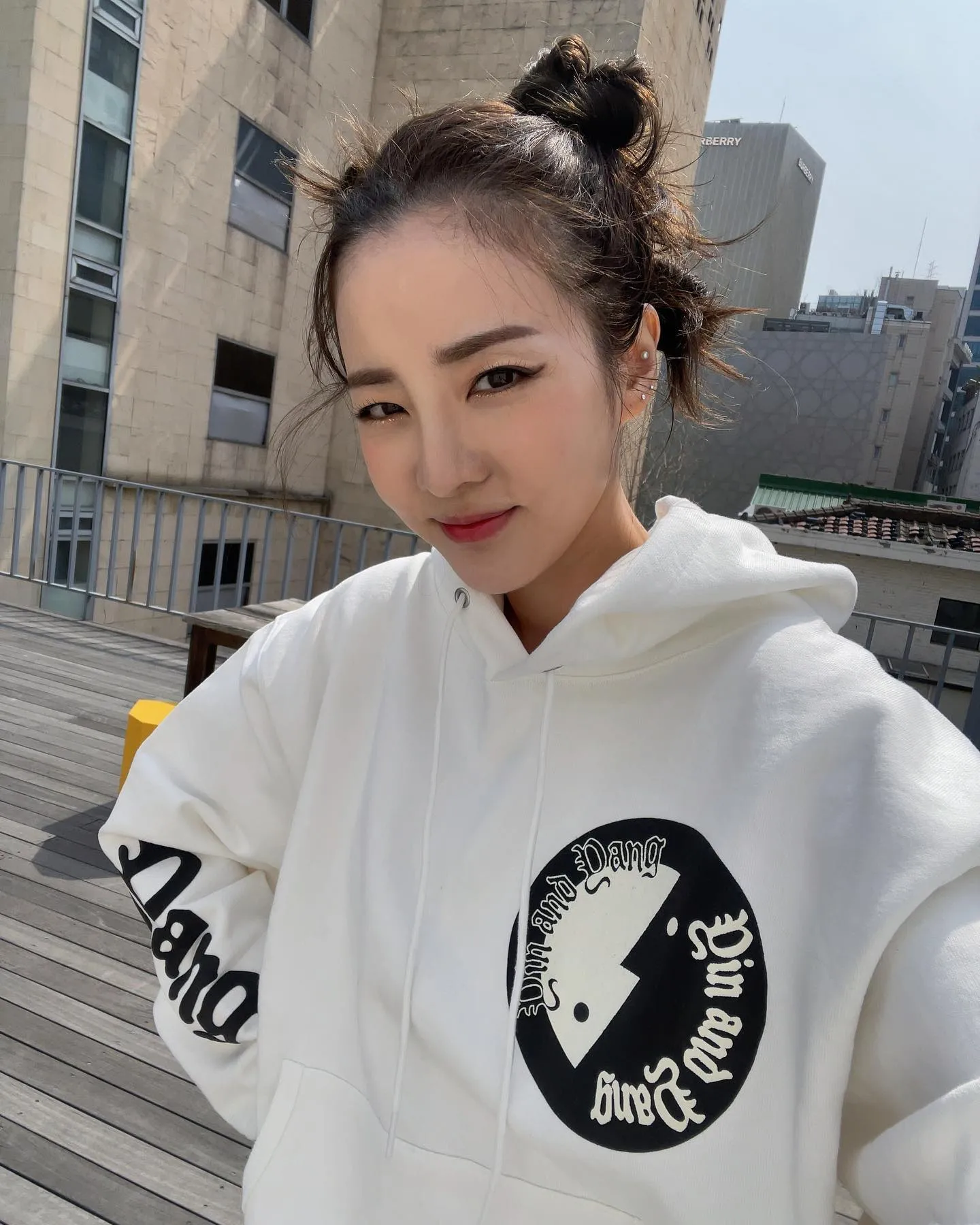 [잡담] 산다라 모르는 사람이 봤을 때는 몇 살로 보일까? | 인스티즈