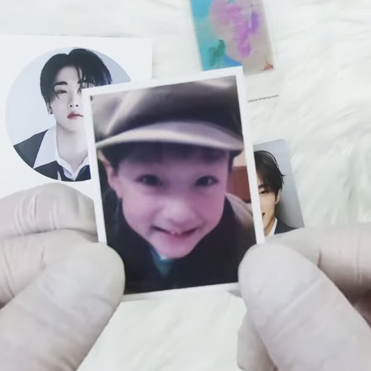 [잡담] 우리 애들 이번 앨범 구성품에 아기 때 사진 들어가 있는 이유 | 인스티즈