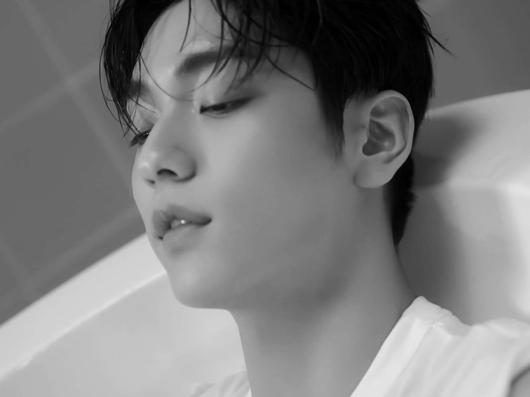 [잡담] 투바투 수빈 진짜 남자답(어휘력의부족으로적절하게대체할단어를찾지못했습니다죄송합니다)게 잘생김... 특히 요즘..... | 인스티즈