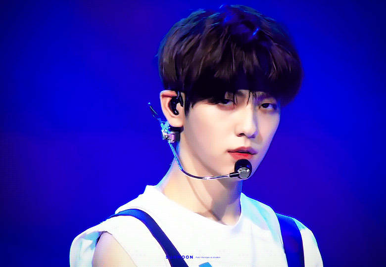 [잡담] 투바투 수빈 진짜 남자답(어휘력의부족으로적절하게대체할단어를찾지못했습니다죄송합니다)게 잘생김... 특히 요즘..... | 인스티즈