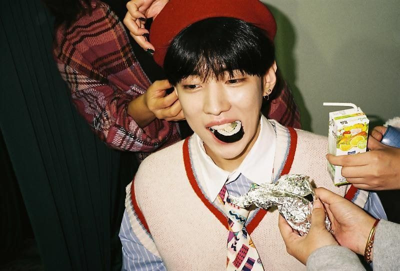 [잡담] 재찬이는 진짜 베레모 너무 잘 어울려 | 인스티즈