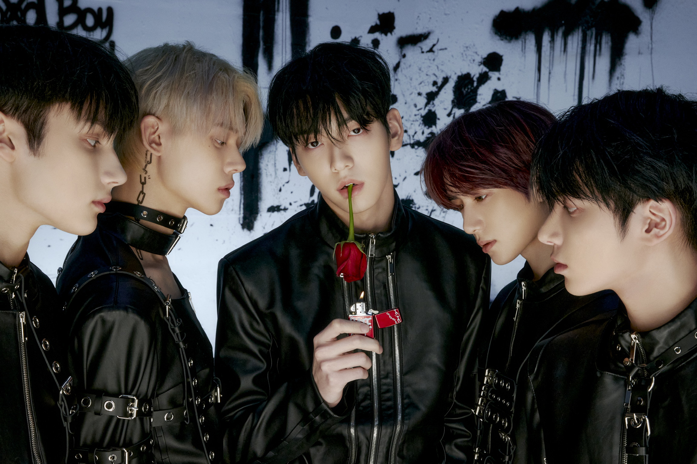 [잡담] 담.배 대신 장미에 불 붙이는 거 어떰?? | 인스티즈