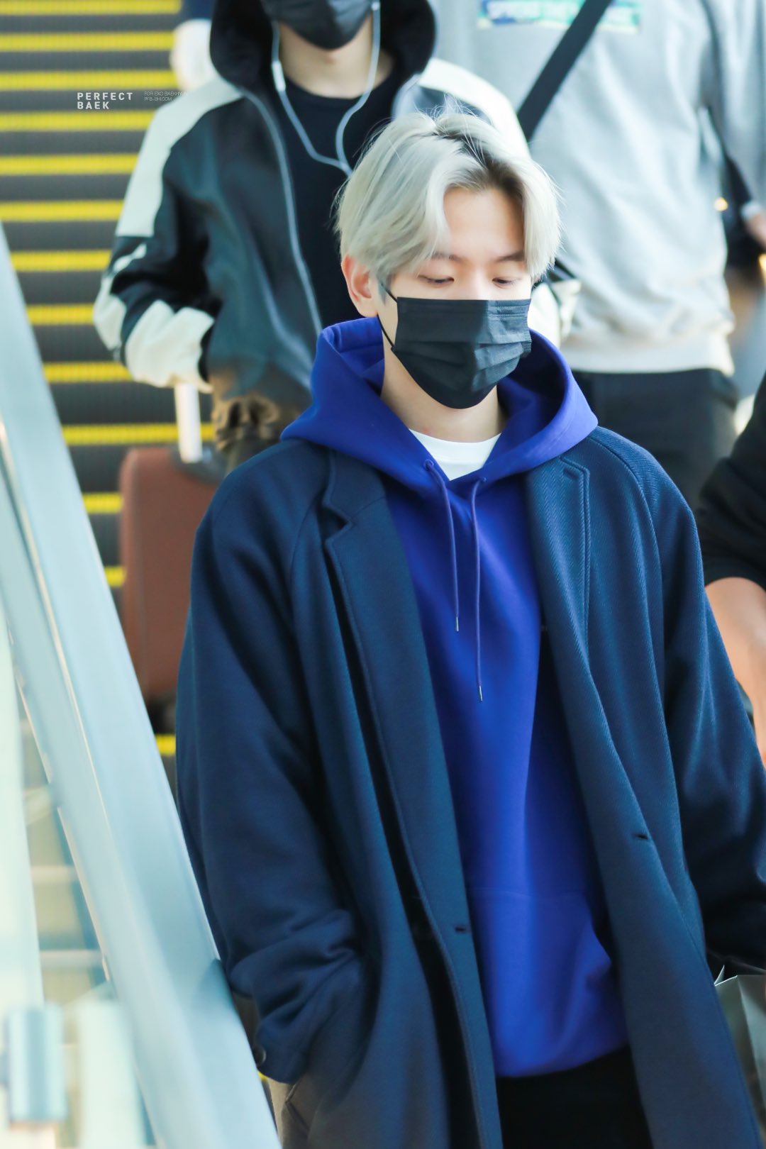 [잡담] 넘 좋은 백현이 사복 무드 🫠 | 인스티즈