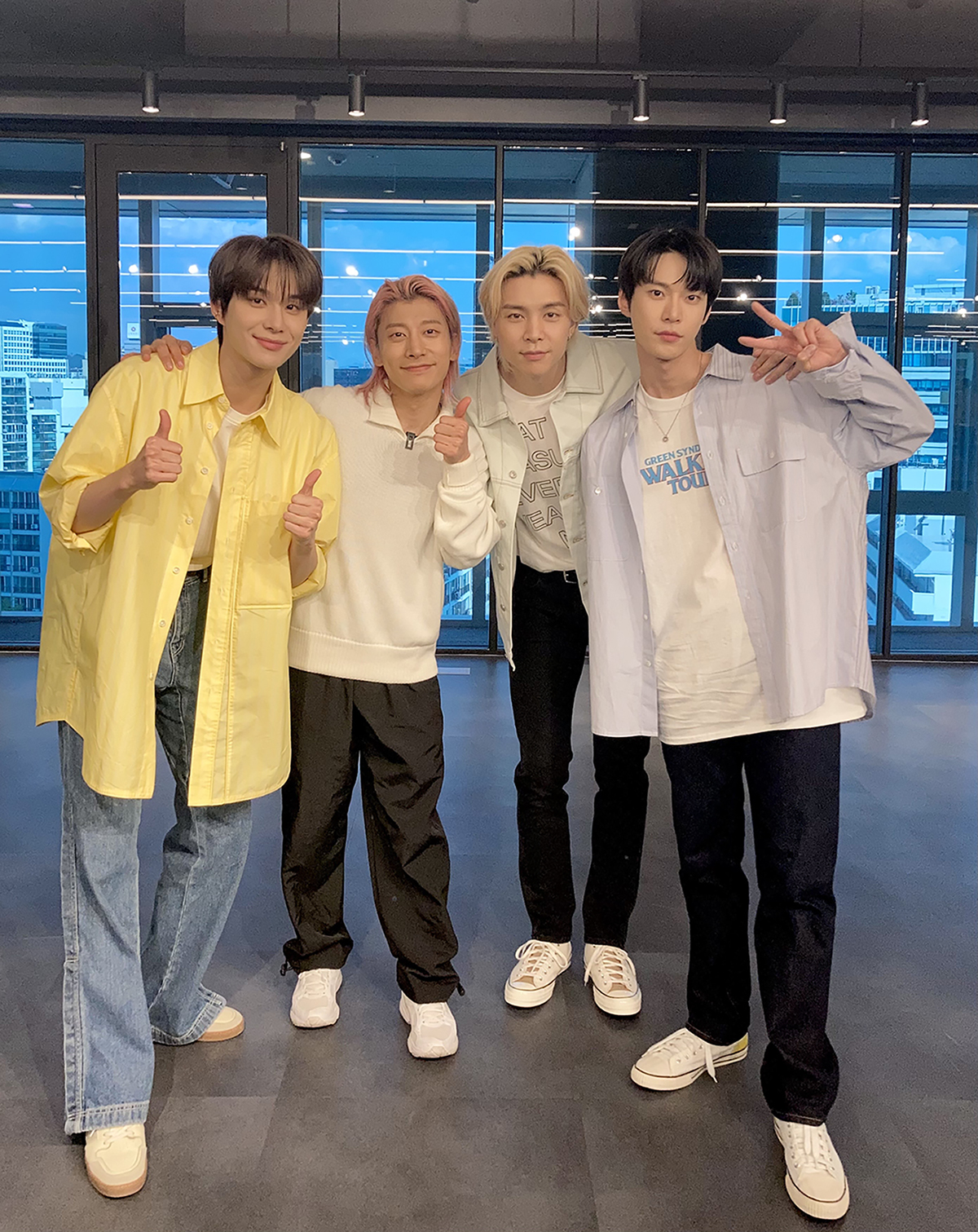 [잡담] 엔시티127 사이에서 젤 아이돌같은 머리를 한 곽윤기ㅋㅋㅋㅋㅋㅋ | 인스티즈