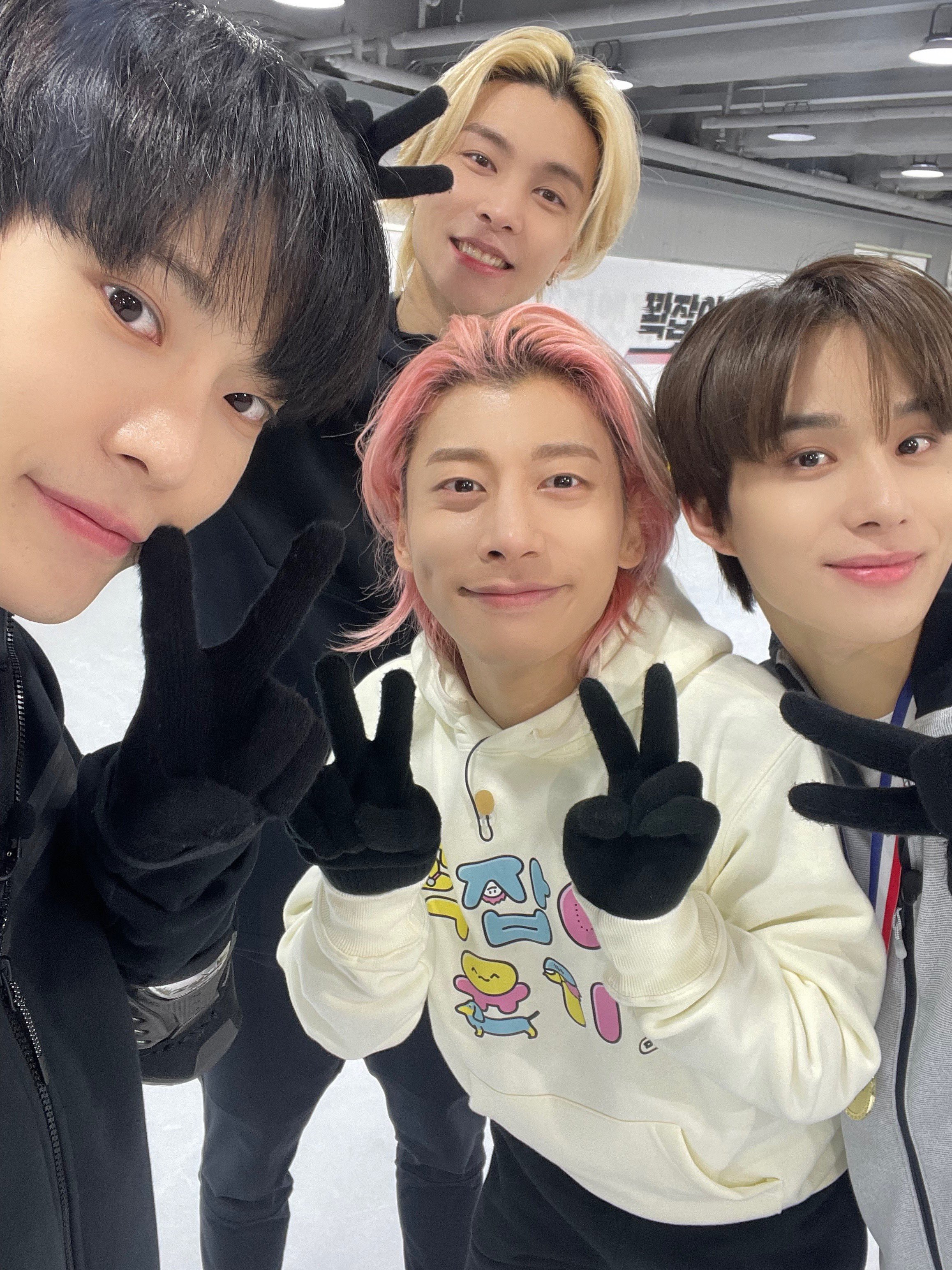 [잡담] 엔시티127 사이에서 젤 아이돌같은 머리를 한 곽윤기ㅋㅋㅋㅋㅋㅋ | 인스티즈