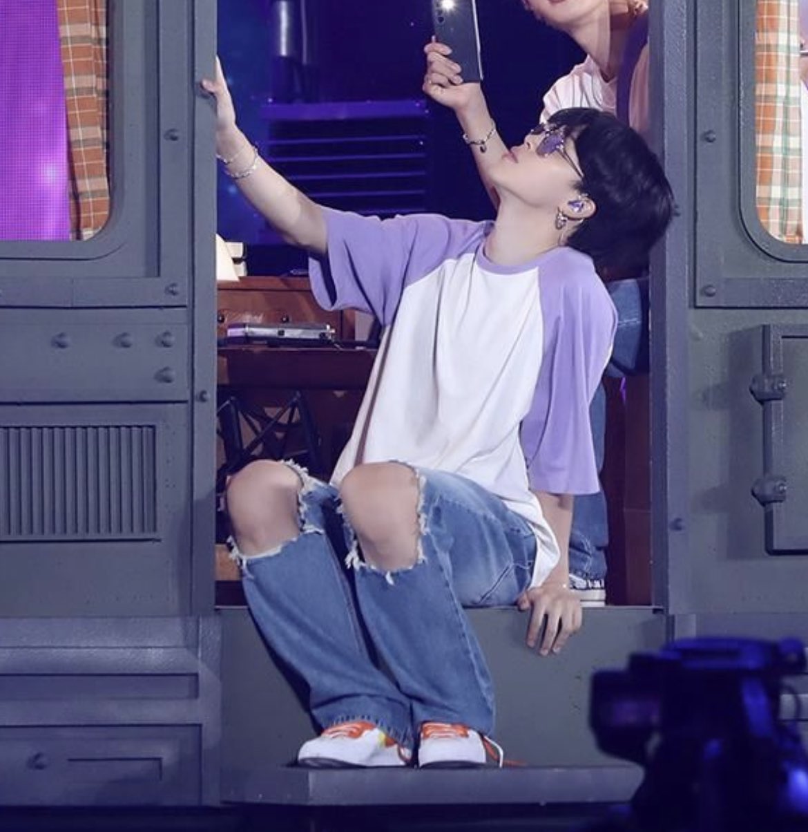 [잡담] 방탄 지민 이 착장 진짜 기본인데 핏이 너무너무 예뻐서 | 인스티즈