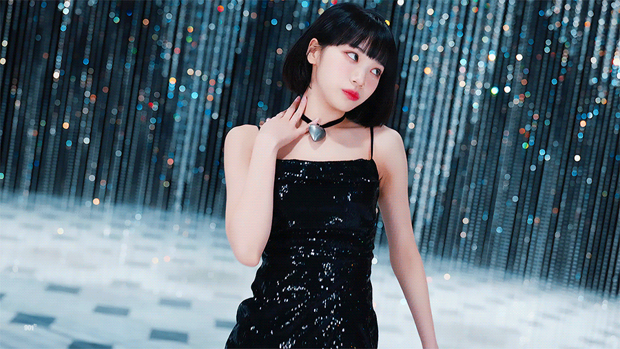 [잡담] 다들 김채원 왕만한 목걸이 차고 있는거 알았어? | 인스티즈