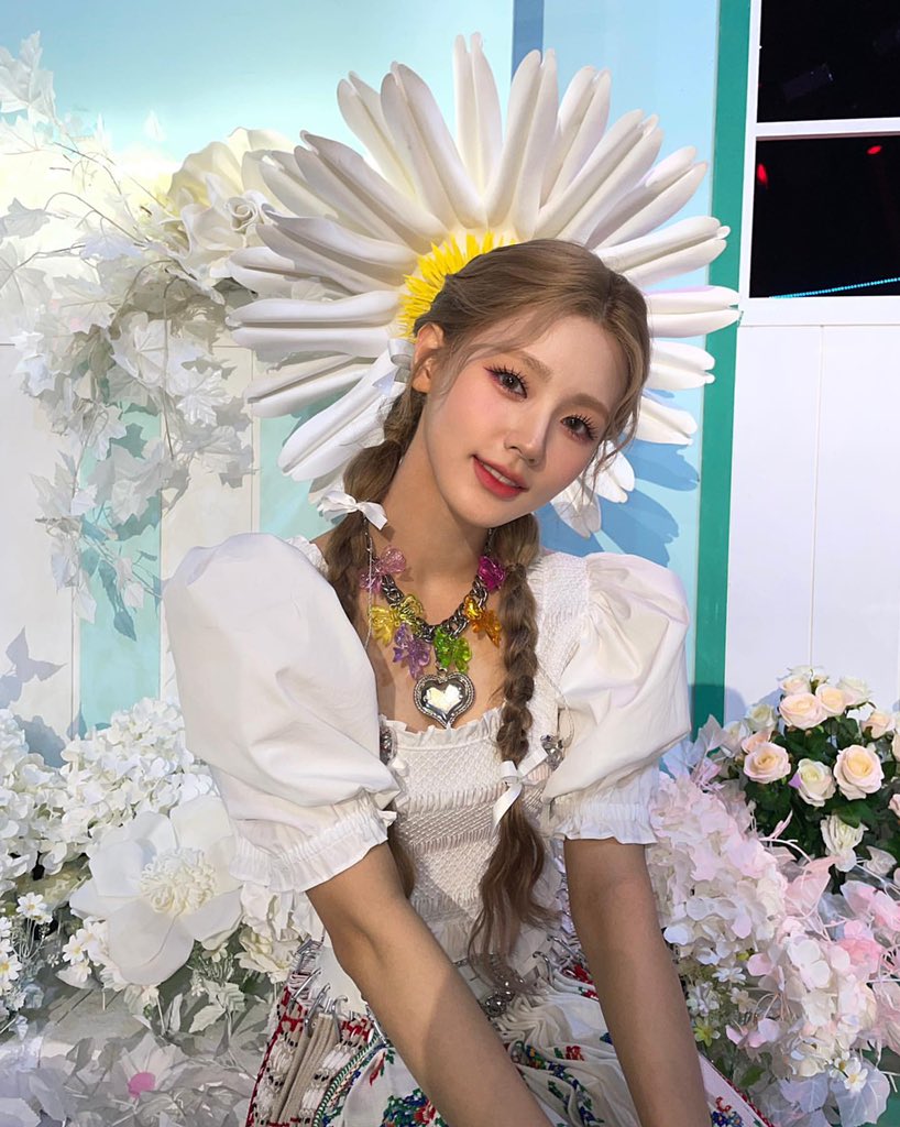 [잡담] 미연이 이날 진짜 헉소리나게 예쁘다.... | 인스티즈