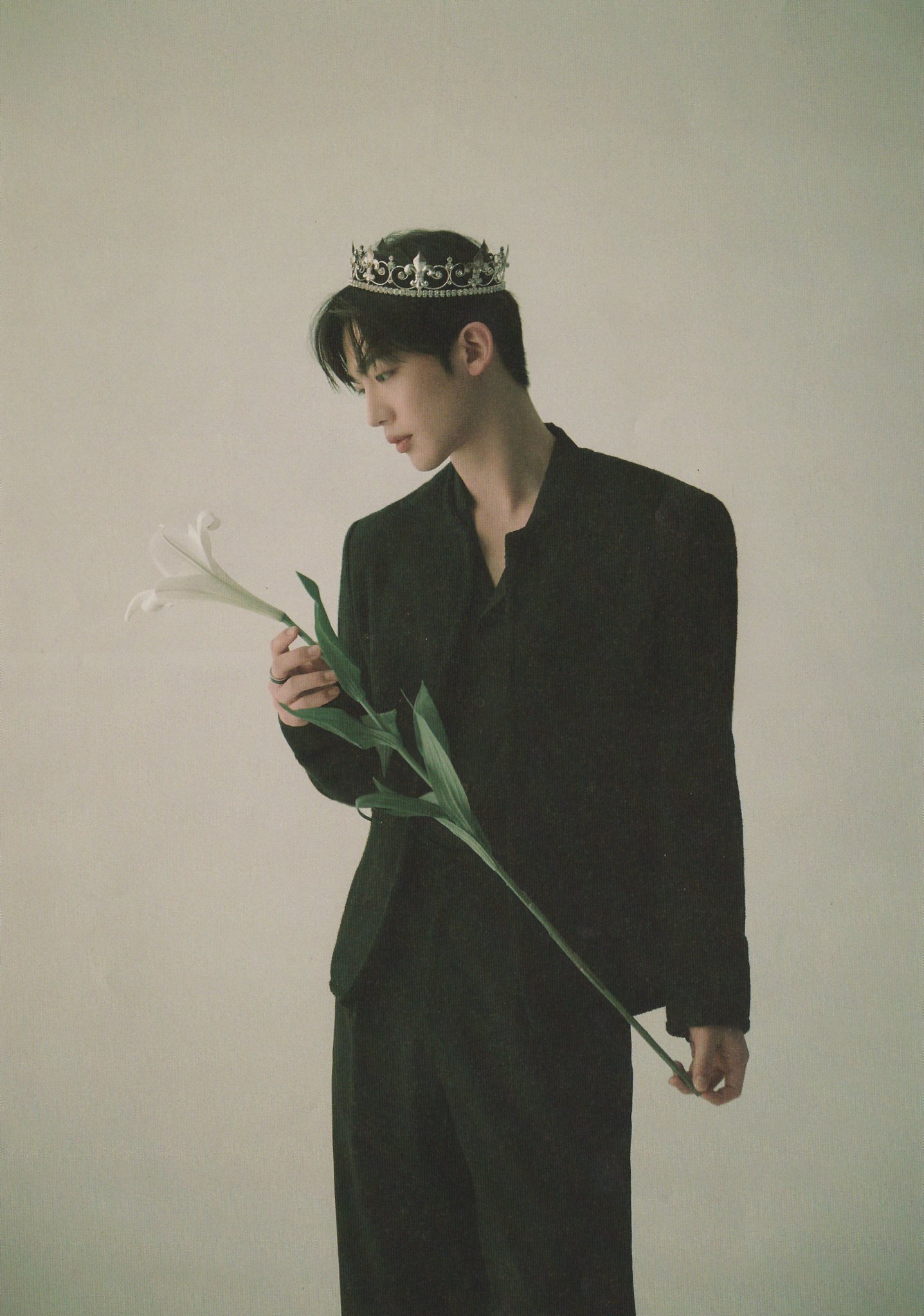 [잡담] 김요한 5월 화보 3갠데 다 이뻐... | 인스티즈