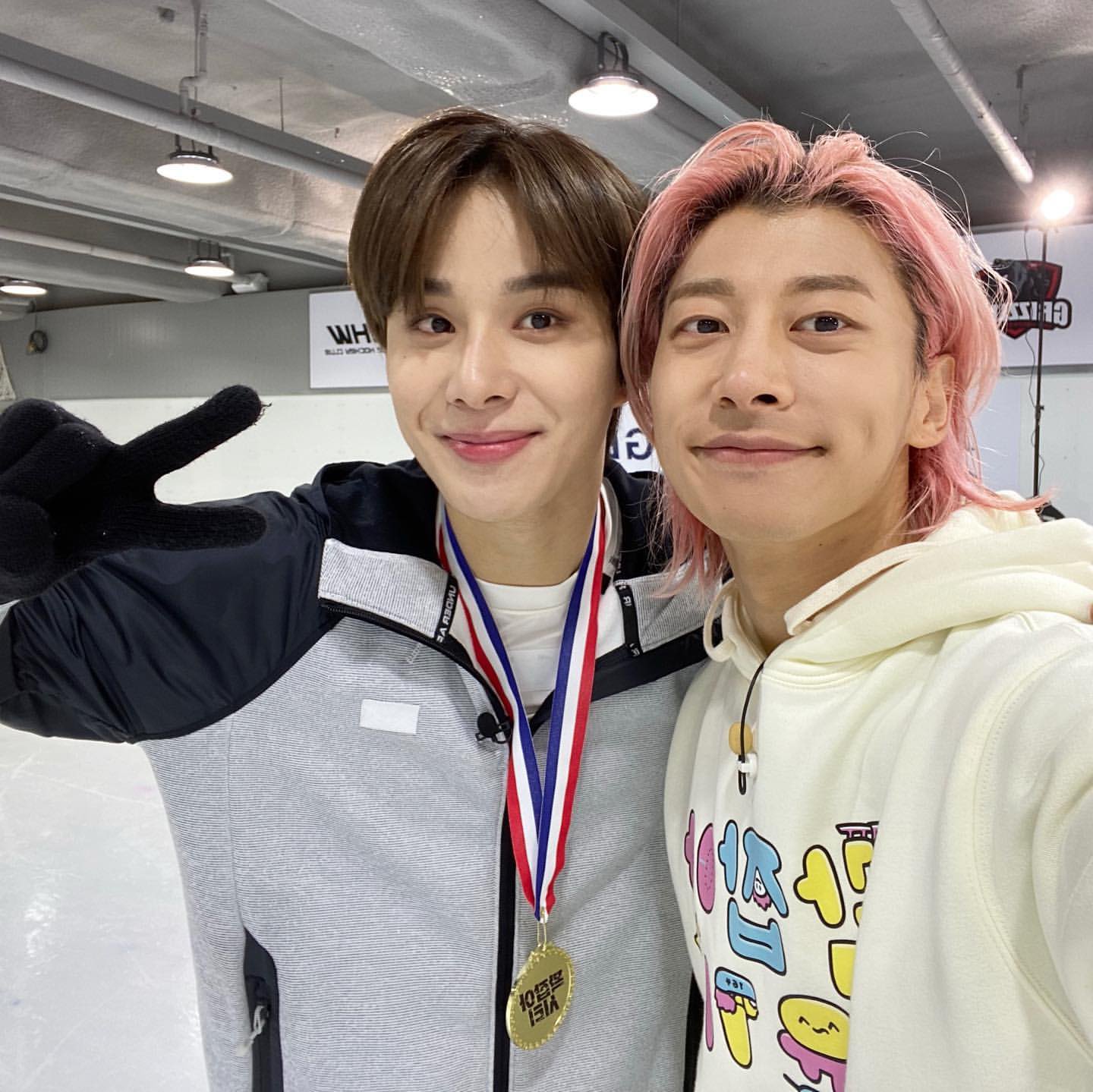 [잡담] 엔시티127 사이에서 젤 아이돌같은 머리를 한 곽윤기ㅋㅋㅋㅋㅋㅋ | 인스티즈