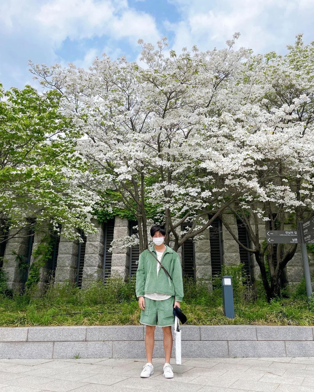 [잡담] 방탄 인스타 막 돌아다녀도 팬들 아무도 모르는거 좋아ㅋㅋㅋㅋㅋ | 인스티즈