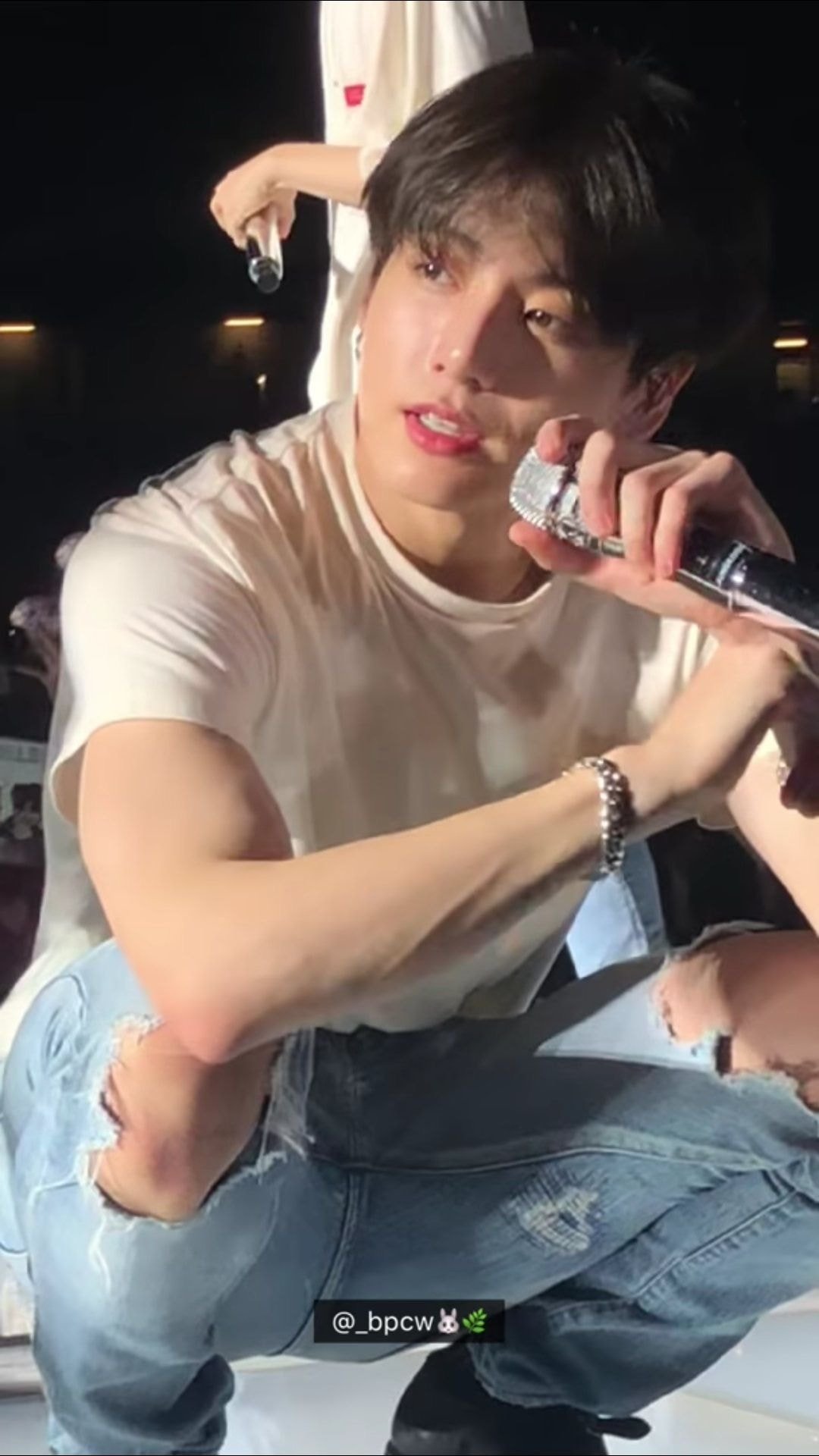 [잡담] 고유명사 폰카 정국……💜 | 인스티즈