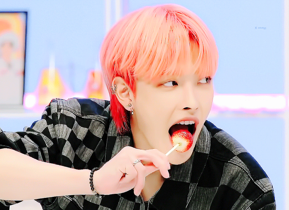 [잡담] 해적이 딸기 먹는 법 | 인스티즈