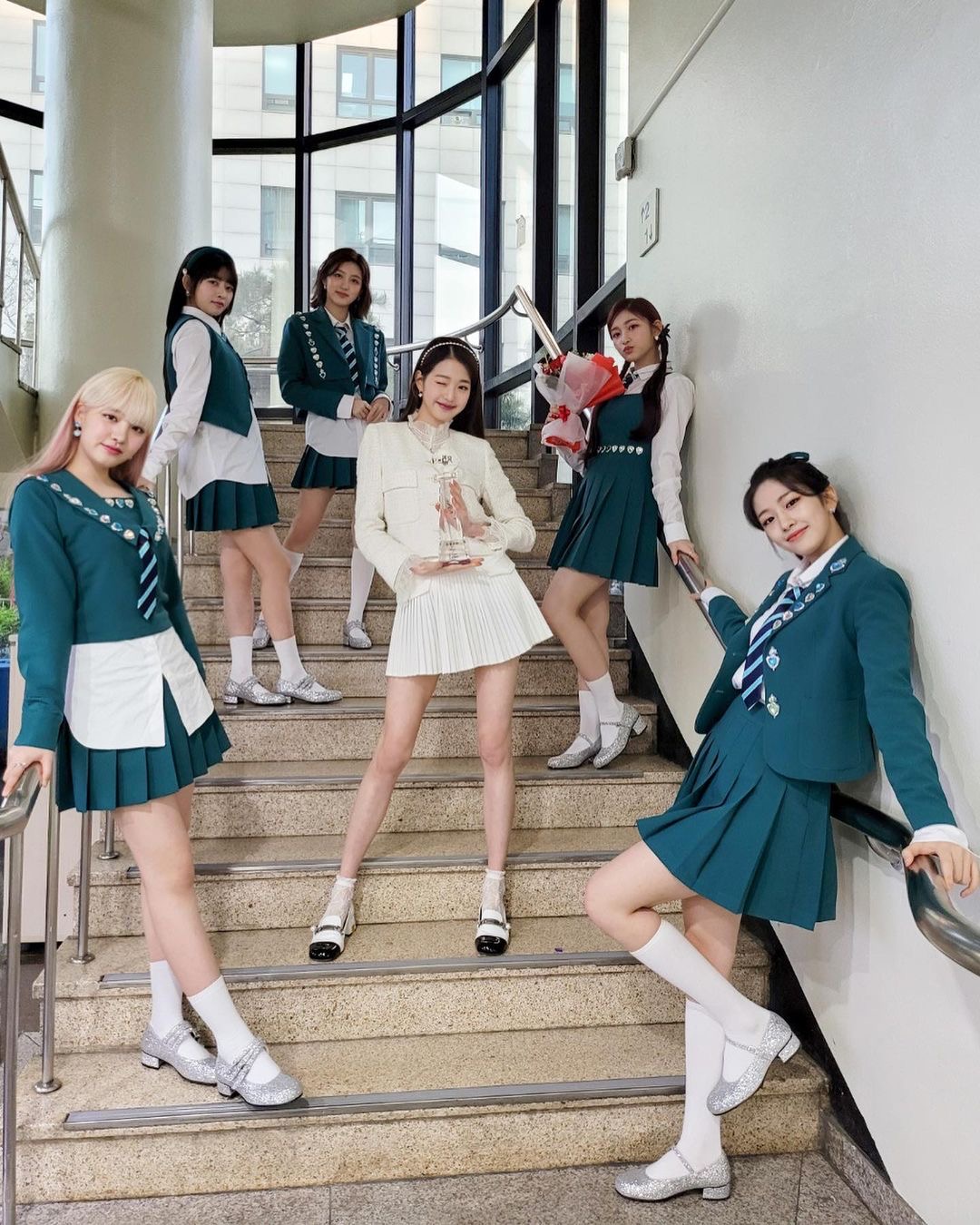 [잡담] 막방기념 아이브 러브다이브 교복 코디들...💘 | 인스티즈