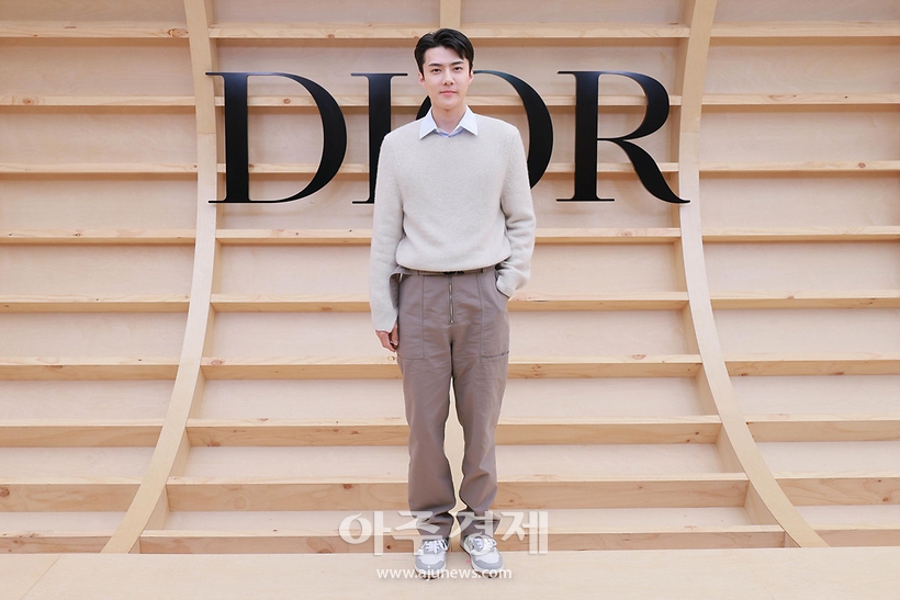 [잡담] 아니 세훈 옷 무슨일이야 | 인스티즈