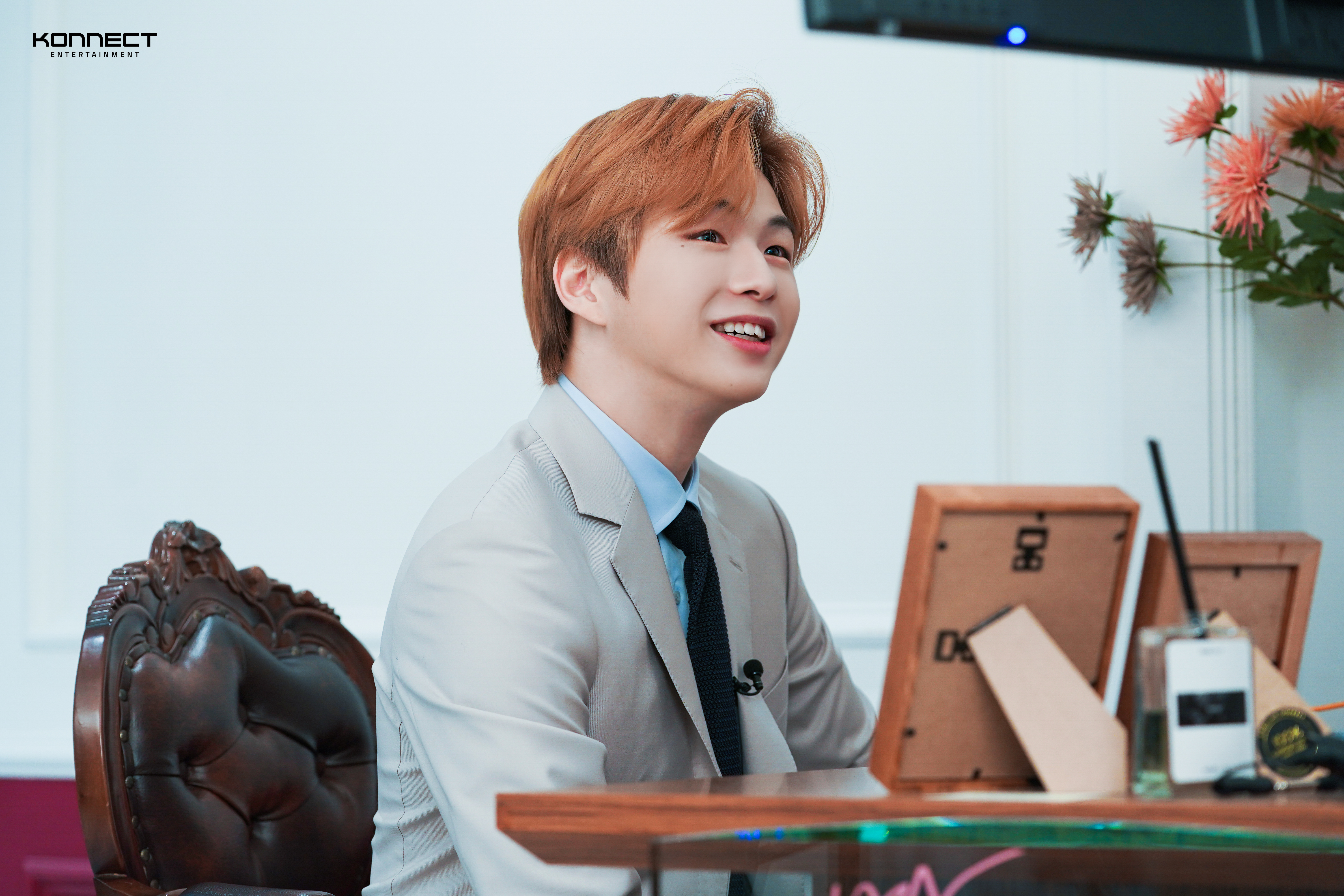 [잡담] 귀족강아지가 된 강다니엘의 맞춤수트 일기 비하인드 | 인스티즈