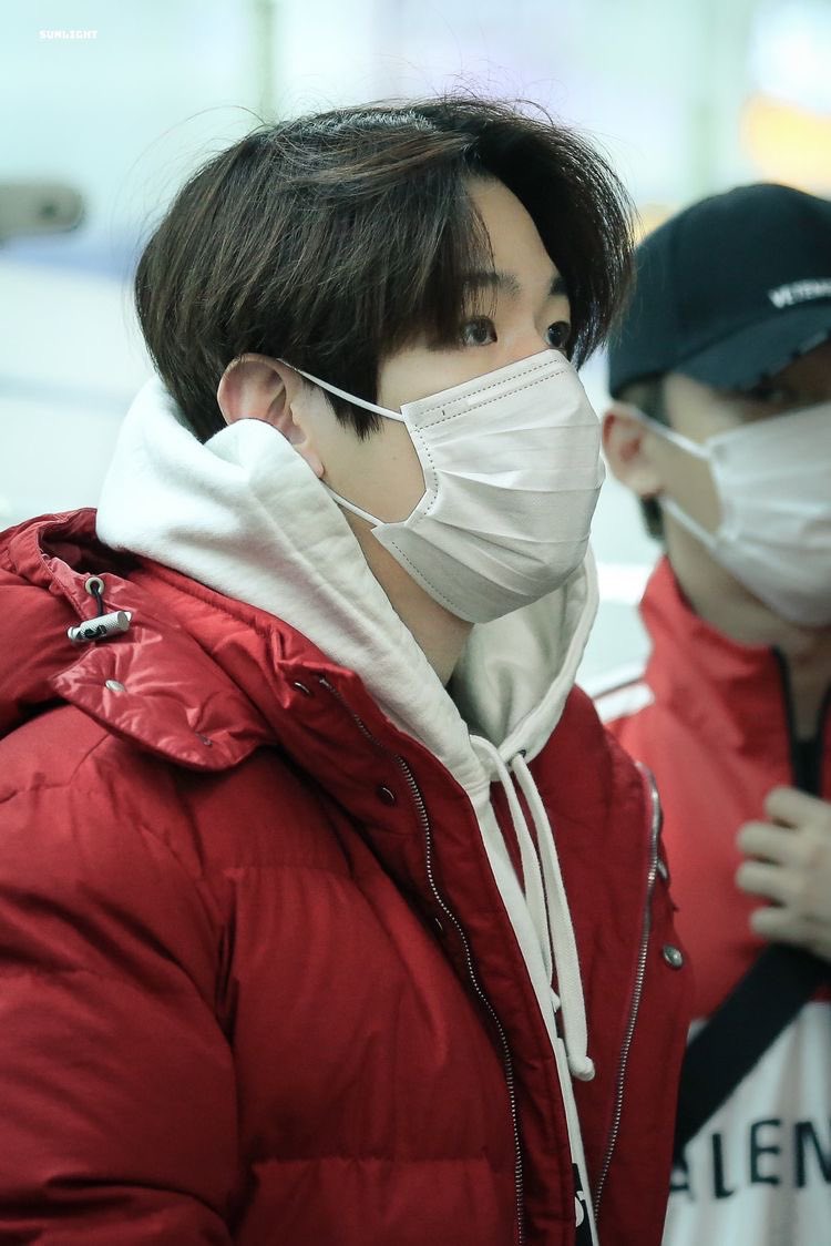 [잡담] 넘 좋은 백현이 사복 무드 🫠 | 인스티즈