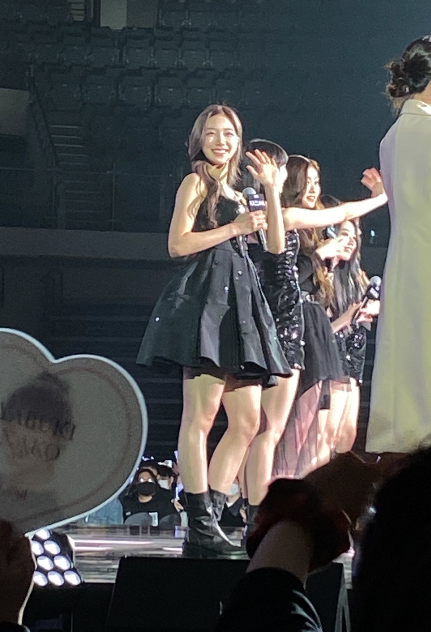 [잡담] 얘들아… 카즈하는 웃는 얼굴이 찐으로 미쳤다 | 인스티즈