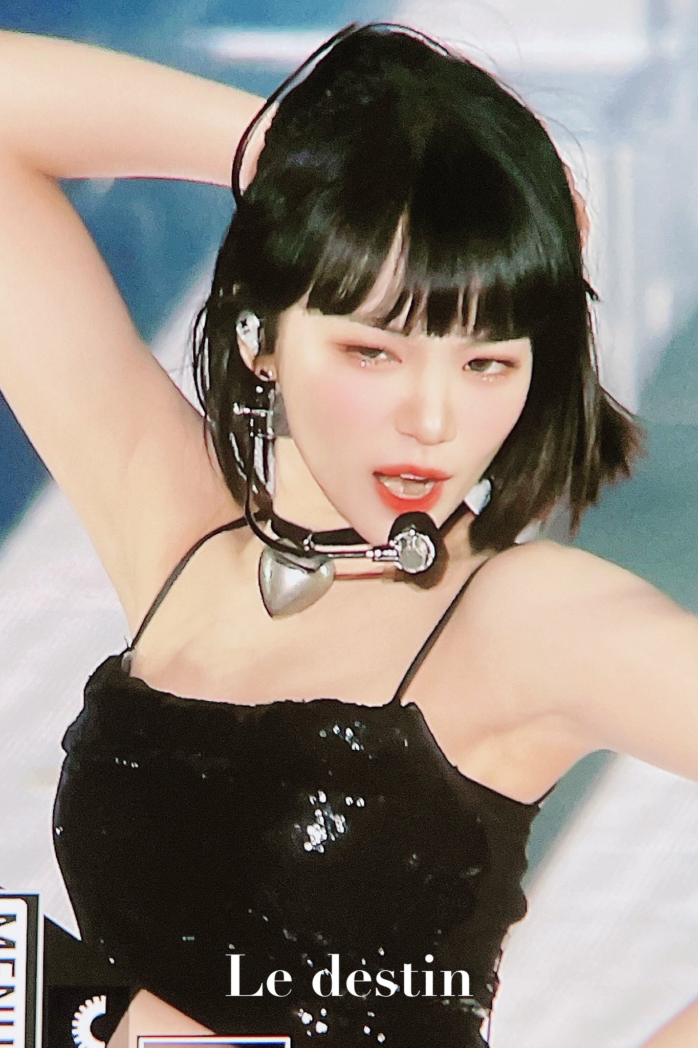 [잡담] 김채원 오늘 사진 다 ㄹㅈㄷ다 물 만난 물고기같아 | 인스티즈