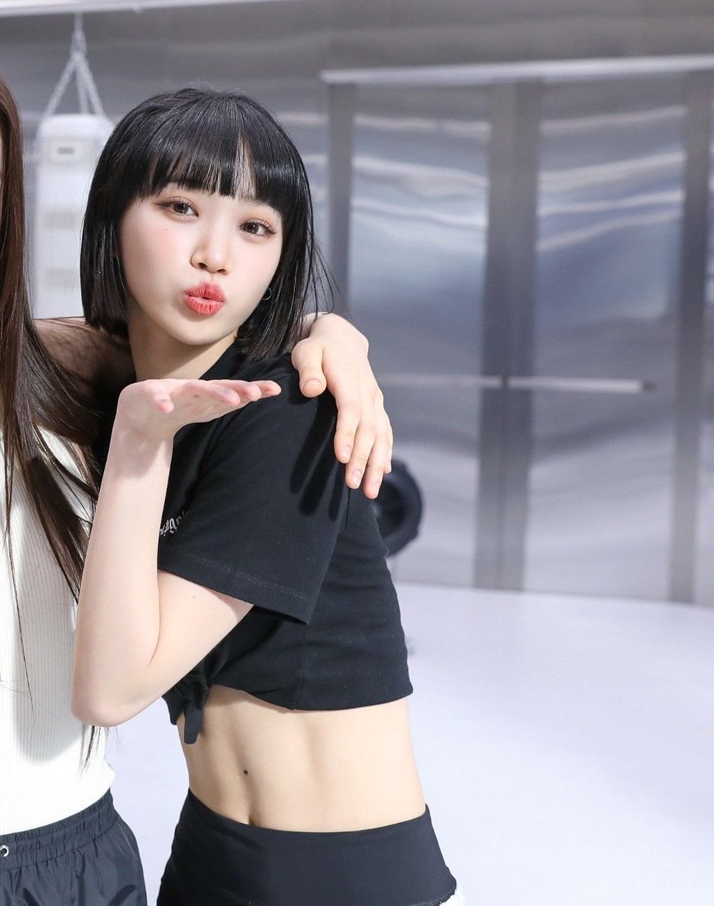 [잡담] 채원 카즈하 복근 쩐다 | 인스티즈