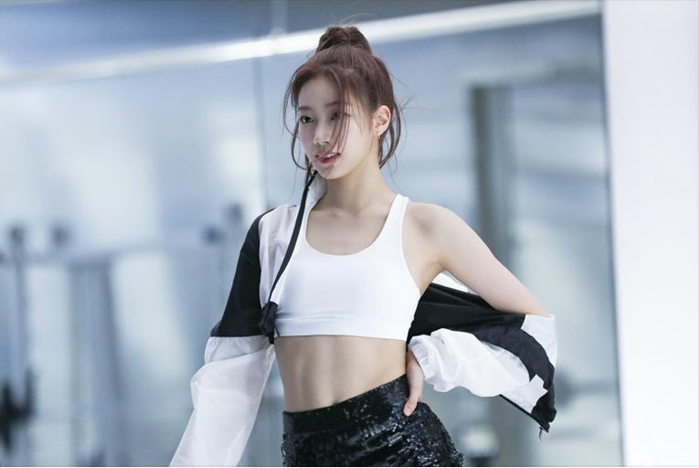 [잡담] 채원 카즈하 복근 쩐다 | 인스티즈